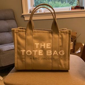Marc jacobs the tote bag